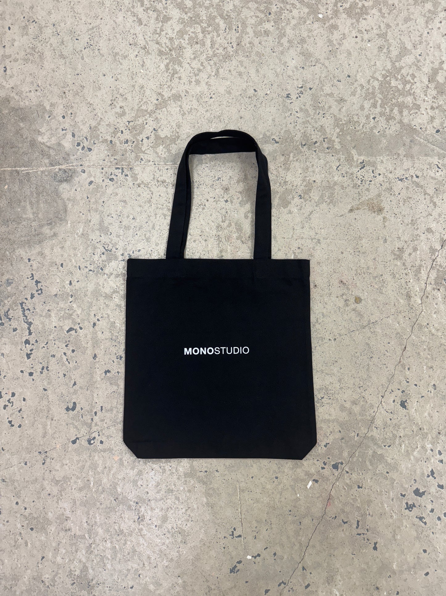 Black tote bag 