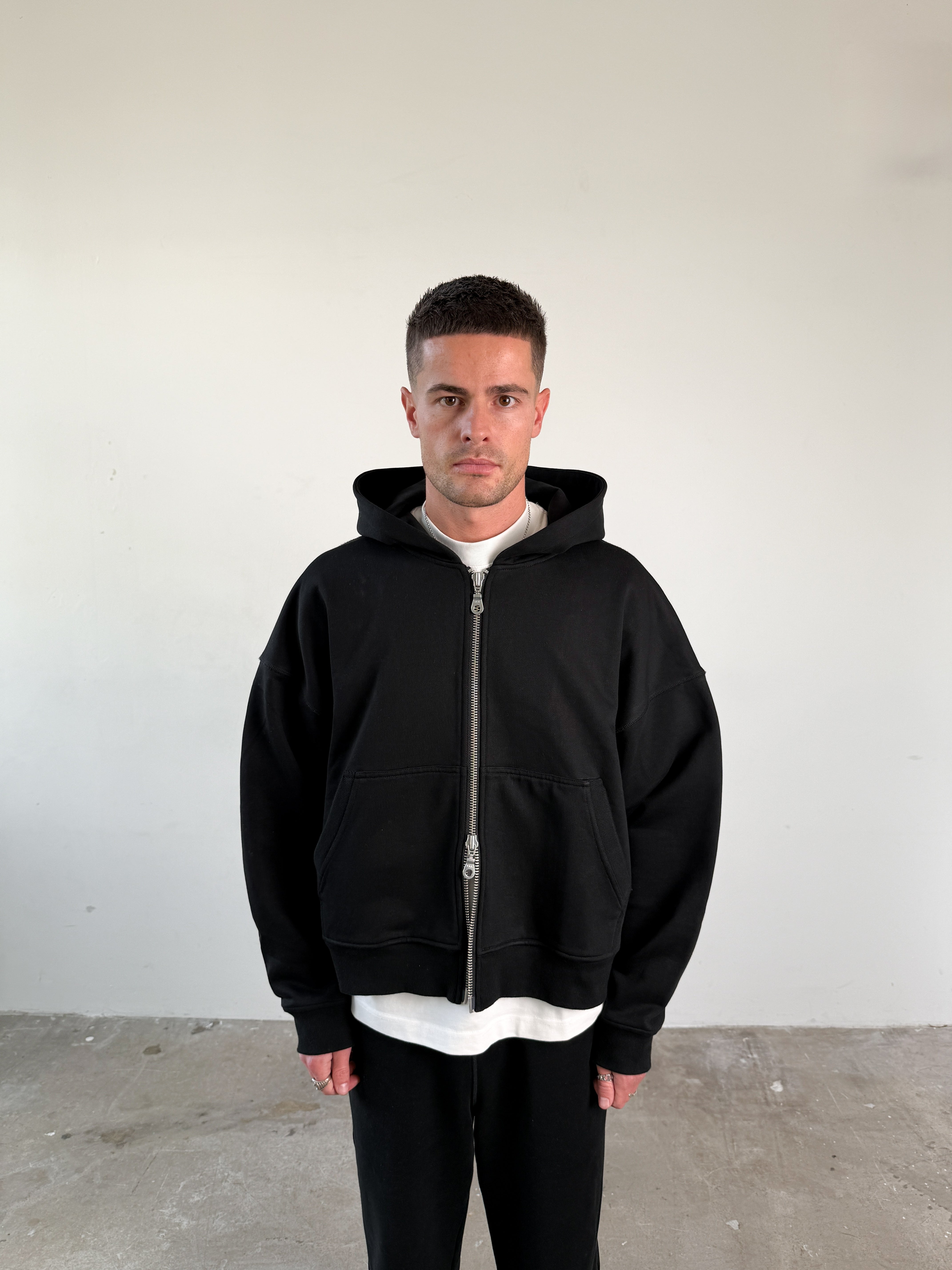BOXY ZIP UP HOODIE – MONOSTUDIO
